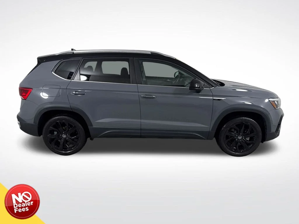 2024 Volkswagen Taos SE - Photo 2