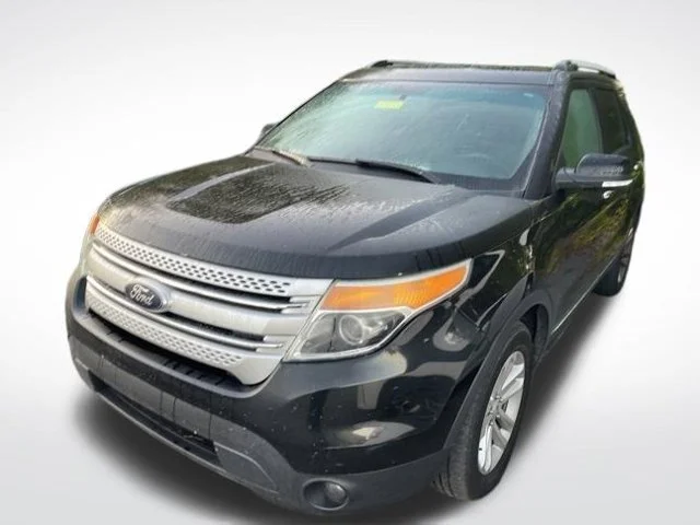 Used 2015 Black Ford XLT image 4