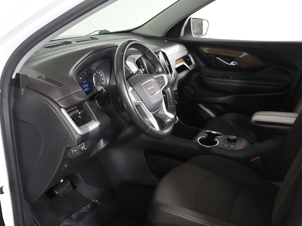 Used 2020 White GMC SLE image 15