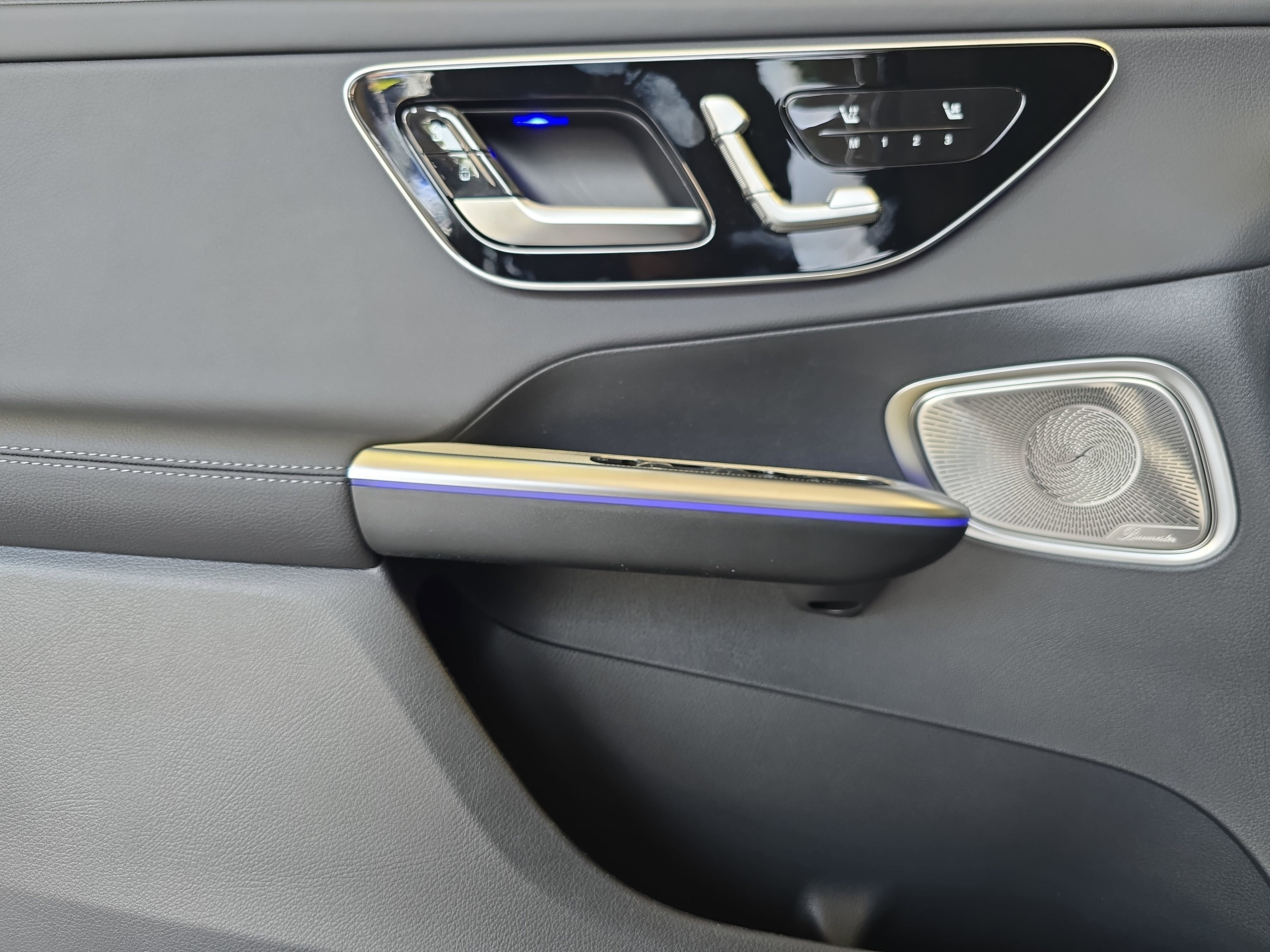 New 2026 Graphite Grey Metallic Mercedes-Benz GLC300 image 28