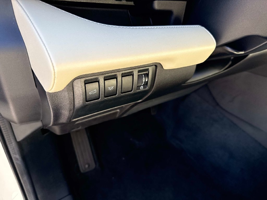 Used 2025 White Subaru Limited image 23