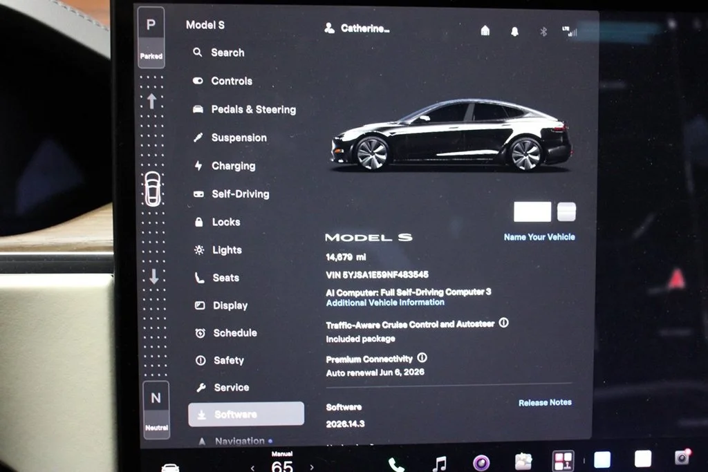 Used 2022 Solid Black Tesla Base image 17