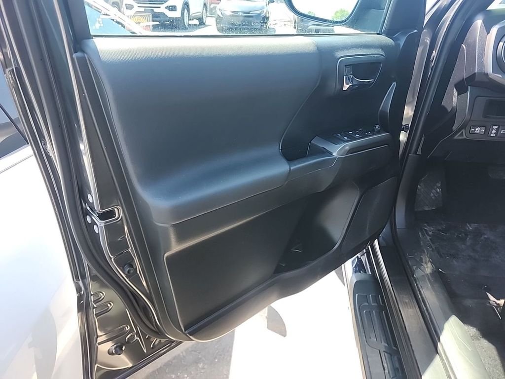 2019 Toyota Tacoma TRD Sport - Photo 8