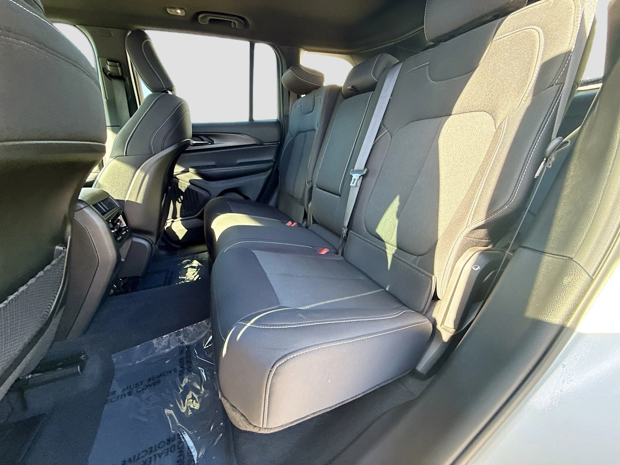 Used 2025 Silver Zynith Jeep Laredo X image 20