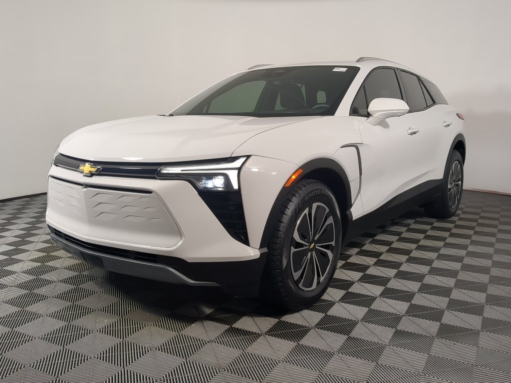 Used 2024 Summit White Chevrolet eAWD LT image 6