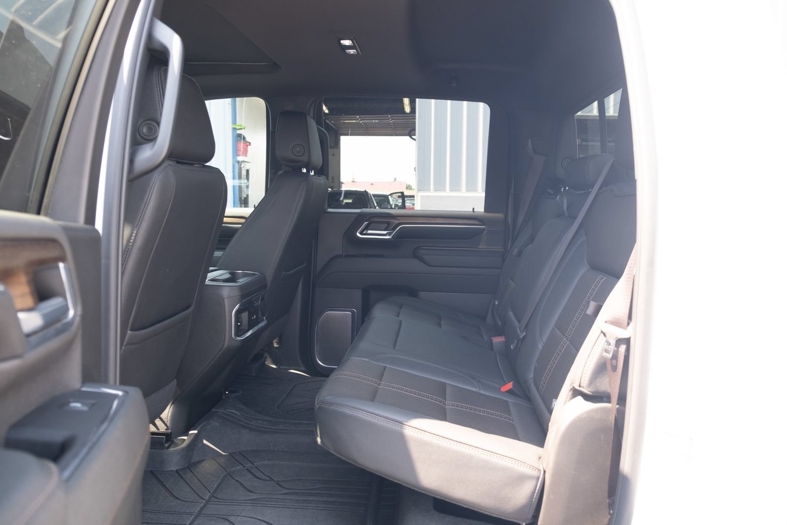 Used 2024 Summit White Chevrolet High Country image 19