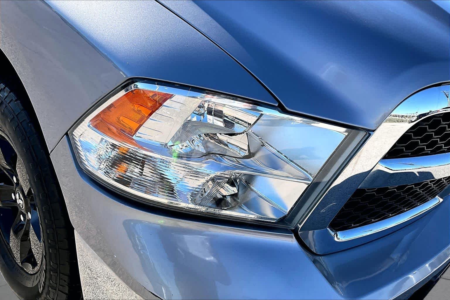 Used 2019 Billet Silver Metallic Clearcoat Ram Tradesman image 27