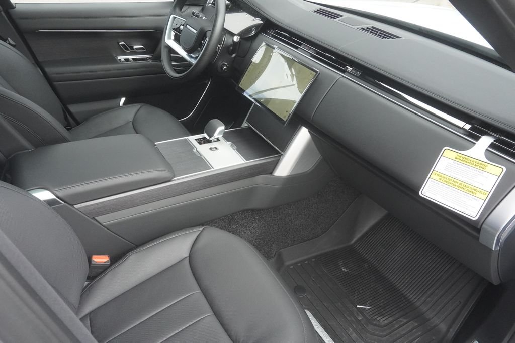 New 2026 Fuji White Land Rover SE image 22