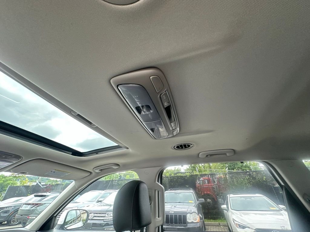 Used 2020 White Kia EX image 29