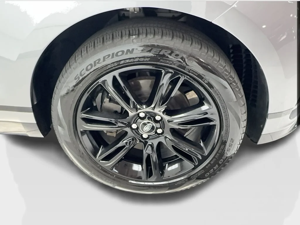 Used 2023 Gray Land Rover R-Dynamic S image 14