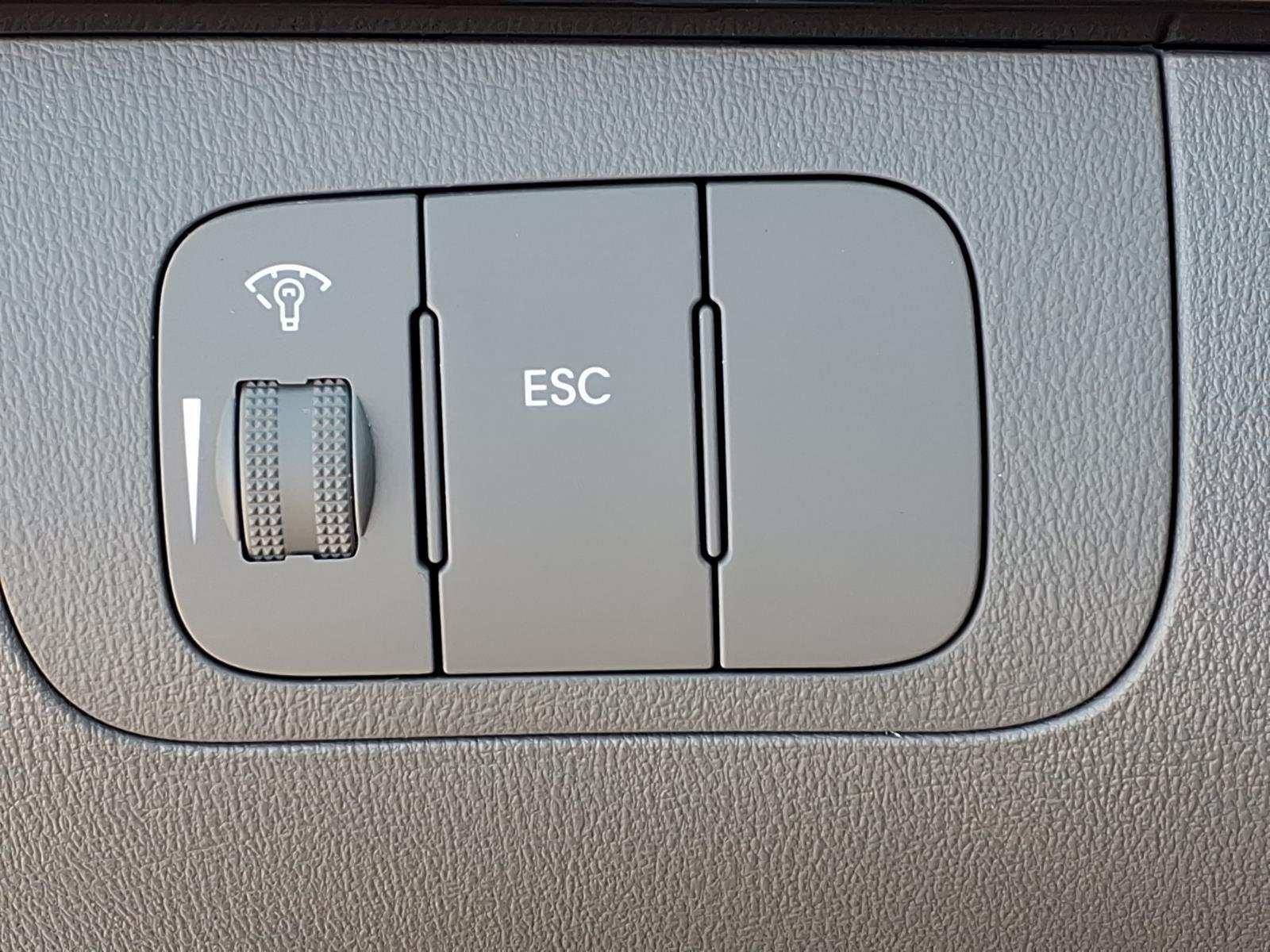 Used 2009 Bright Silver Hyundai Limited image 25
