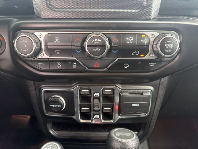 Used 2020 White Jeep Unlimited Sport Altitude image 23