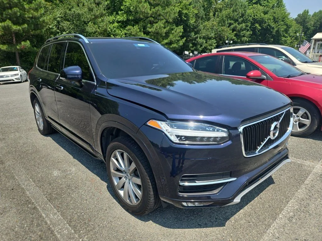 Certified Used 2017 Blue Volvo T6 Momentum image 5