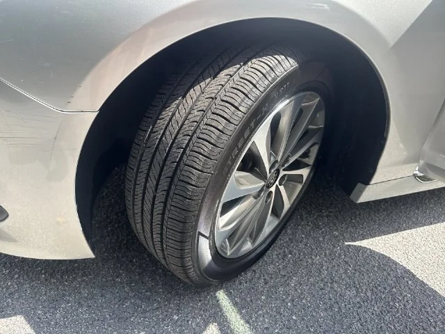 Used 2016 Silver Hyundai Sport image 32