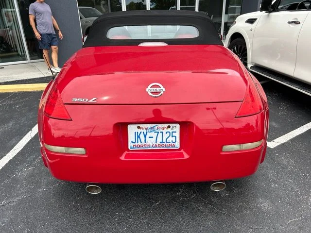 Used 2006 Red Nissan Touring image 8