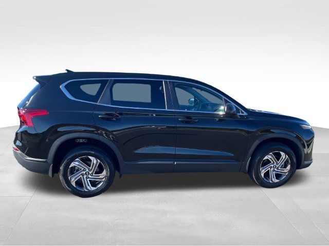 Used 2023 Black Hyundai SE image 6