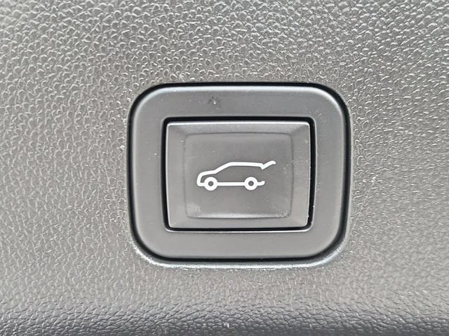 Used 2024 Black Chevrolet Premier image 10