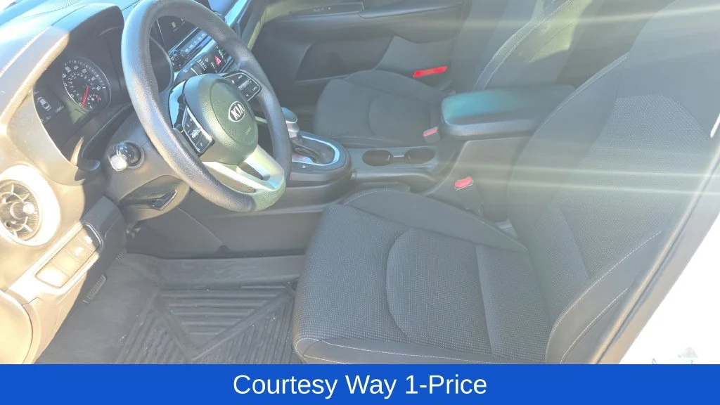 Used 2021 White Kia LXS image 13