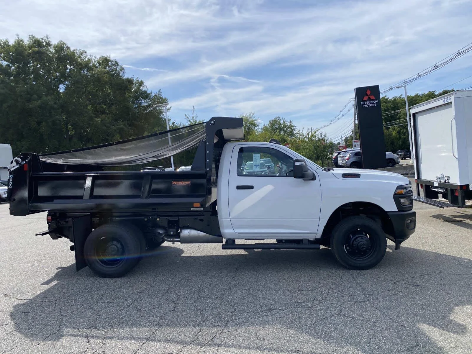 New 2026 Bright White Clear-Coat Exterior Paint RAM Tradesman image 2