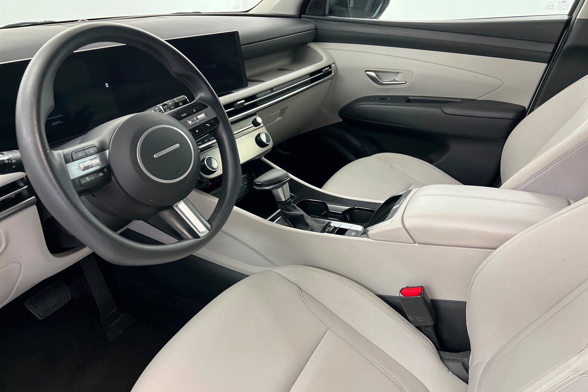 Used 2025 Serenity White Pearl Hyundai SEL image 16