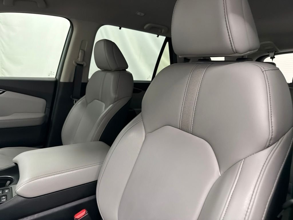 Used 2024 Silver Honda EX-L image 13