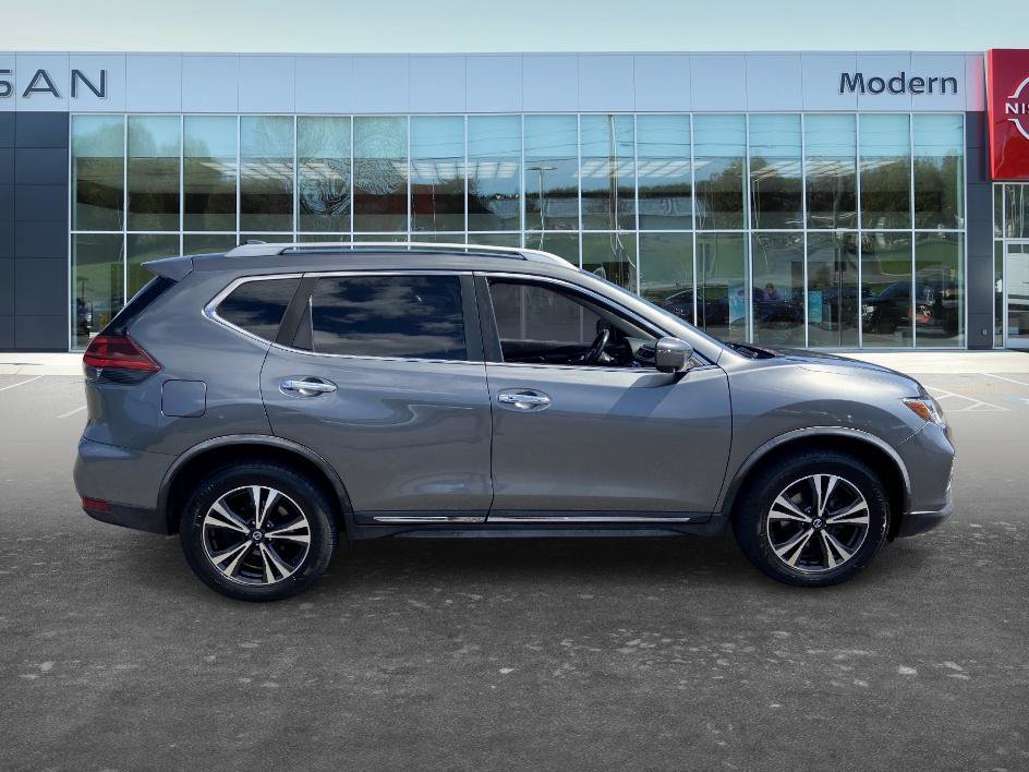 Used 2018 Gun Metallic Nissan SL image 4