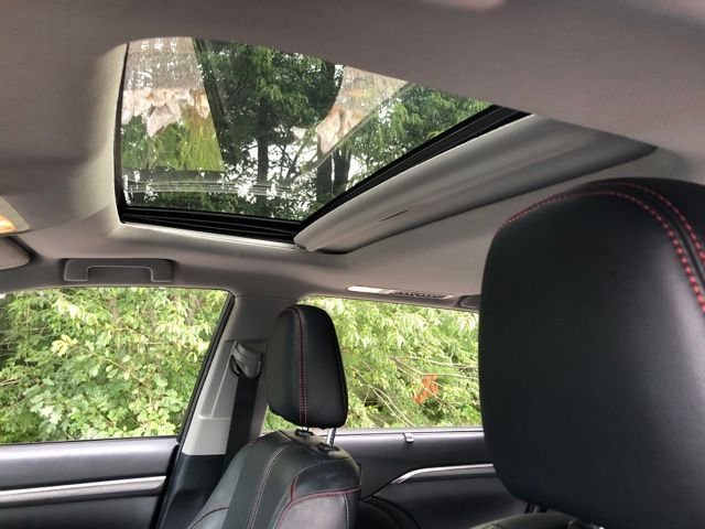 Used 2019 Blizzard Pearl Toyota SE image 12