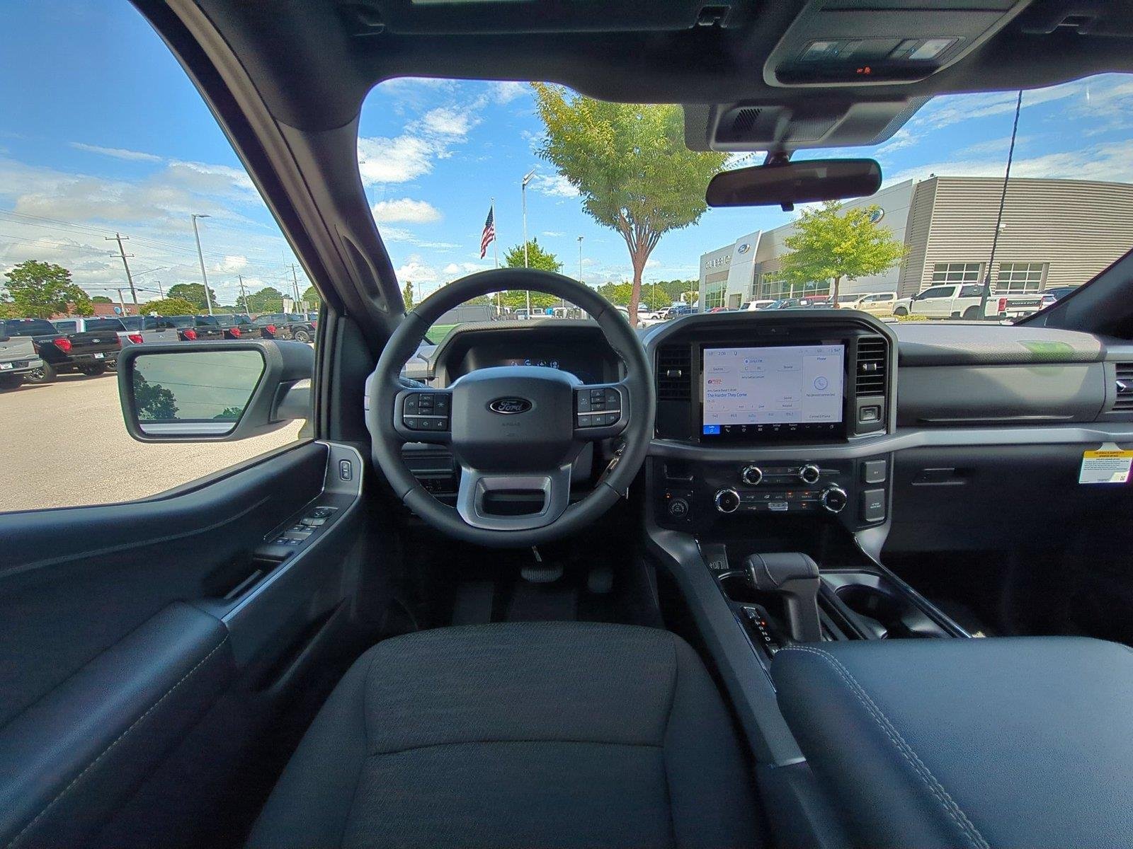 New 2026 Oxford White Ford XLT image 31