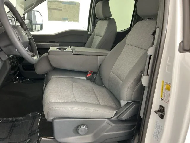 New 2026 Oxford White Ford XL image 17
