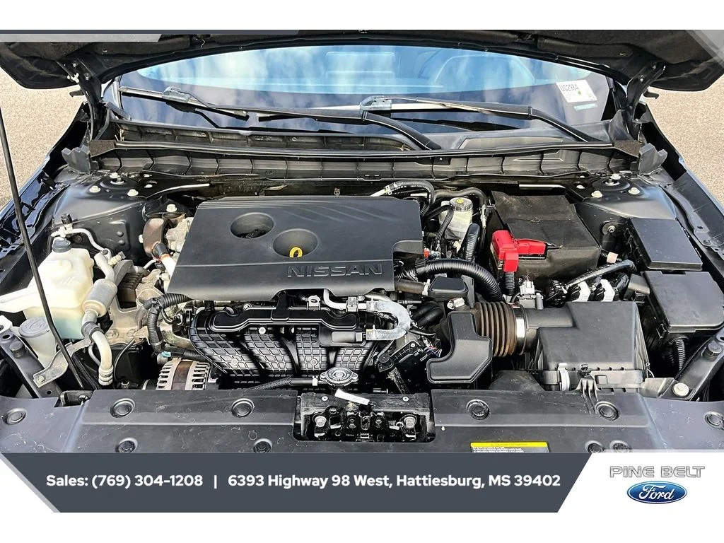 Used 2019 Super Black Nissan 2.5 S image 8