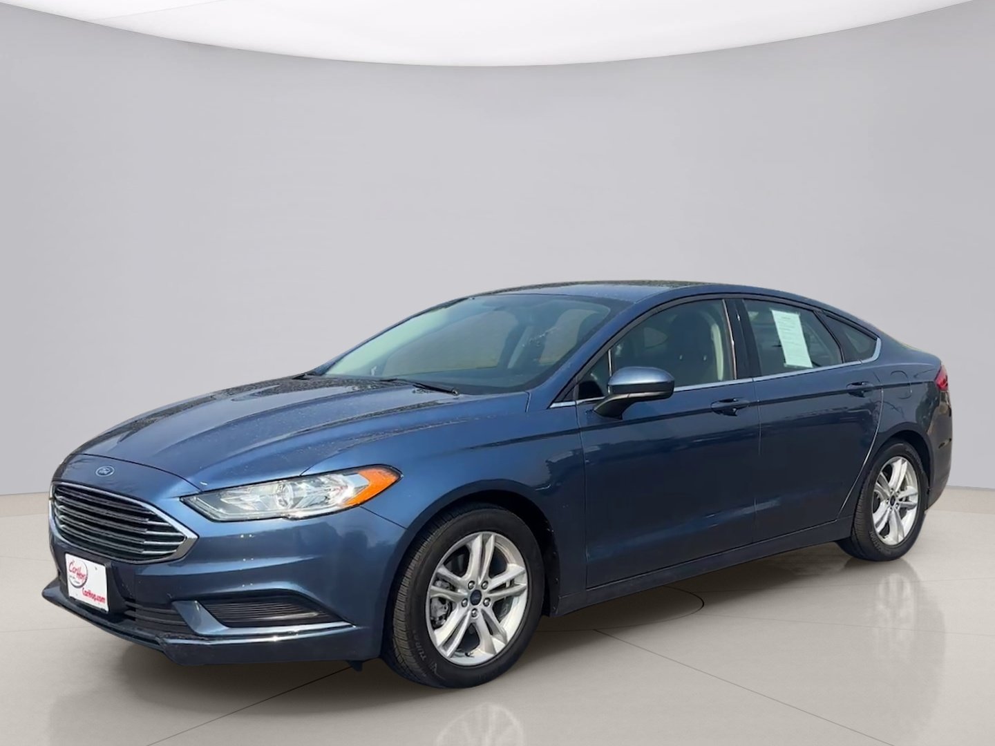 Used 2018 Blue Ford SE image 1