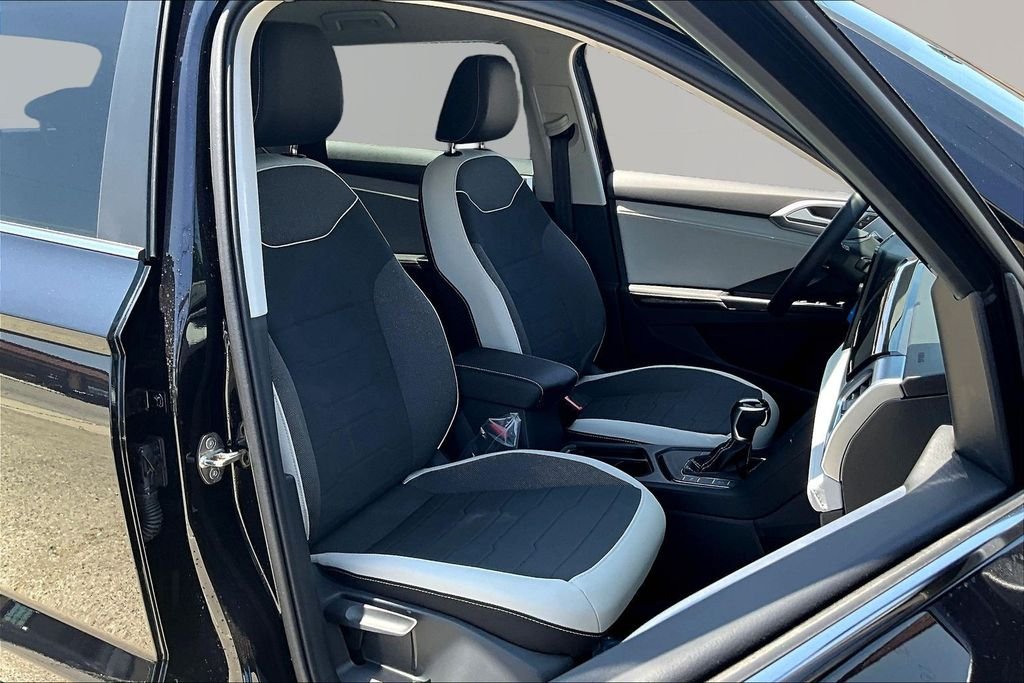 New 2026 Black Volkswagen 1.5T SE image 27