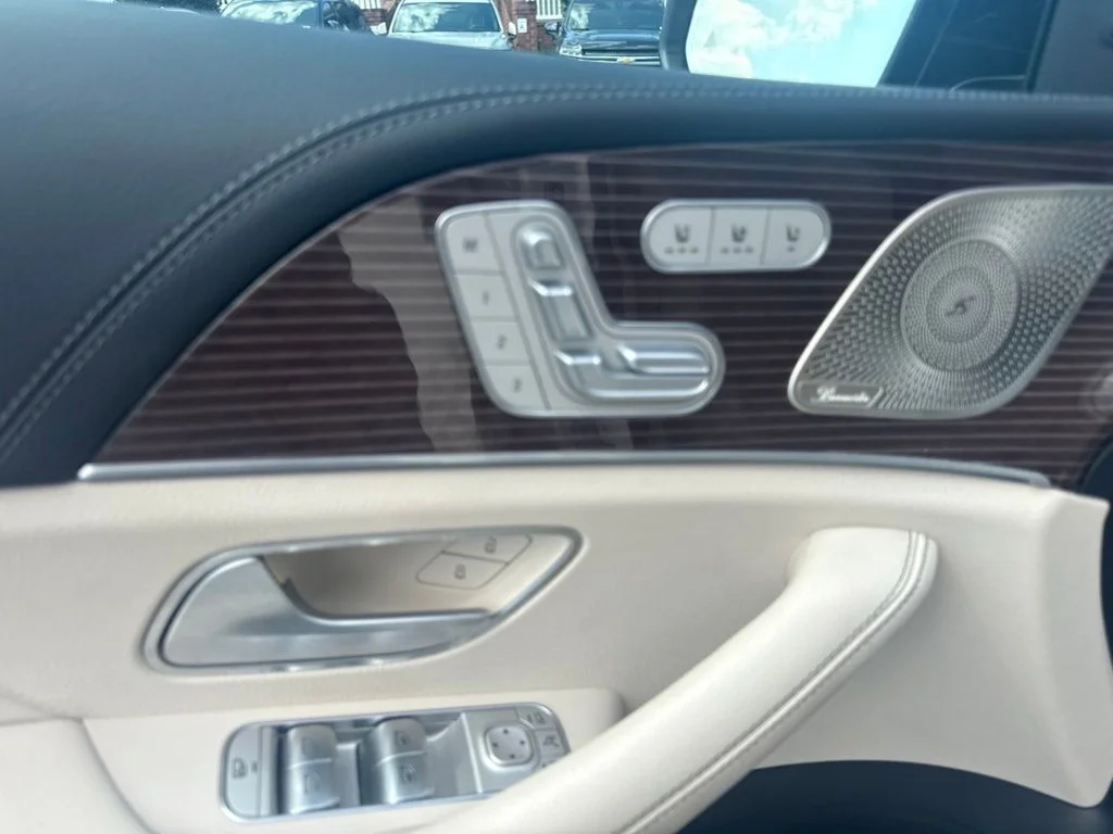 Used 2023 White Mercedes-Benz GLE 580 image 25
