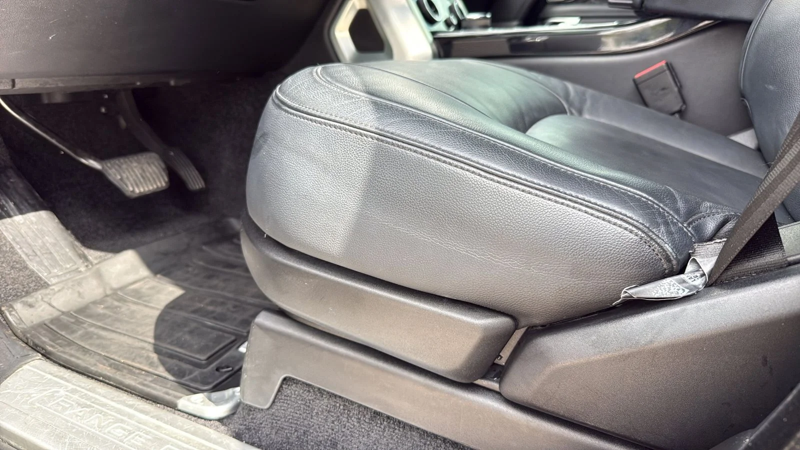 Used 2019  Land Rover 3.0L V6 Supercharged image 7