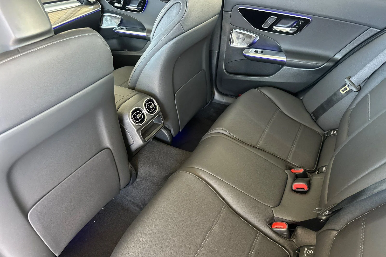 2025 Mercedes-Benz C-Class Sedan C 300 - Photo 10