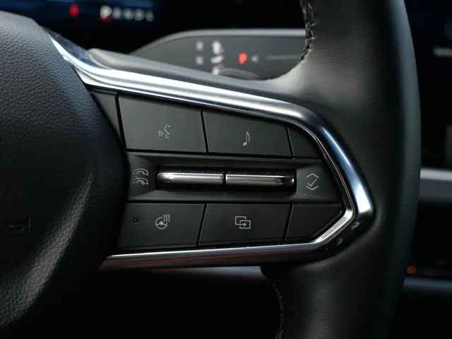 Used 2026 Summit White Chevrolet LT image 18