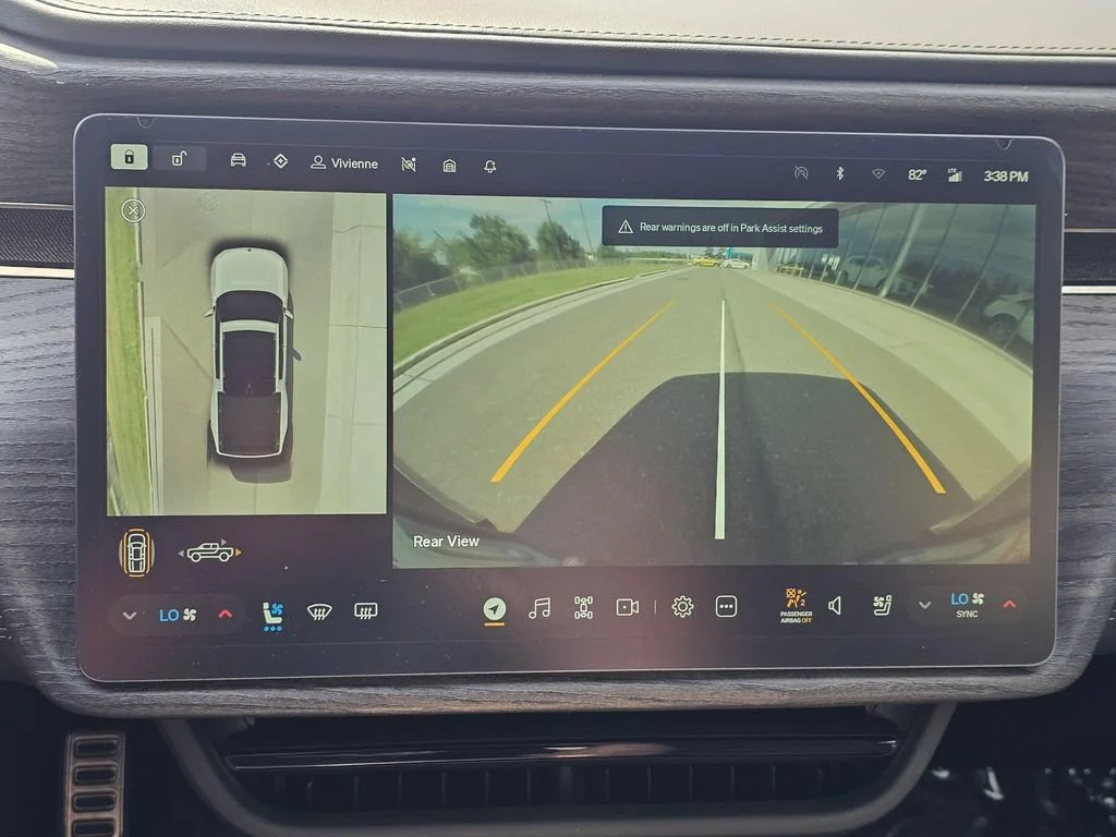 Used 2022  RIVIAN Adventure Package image 30