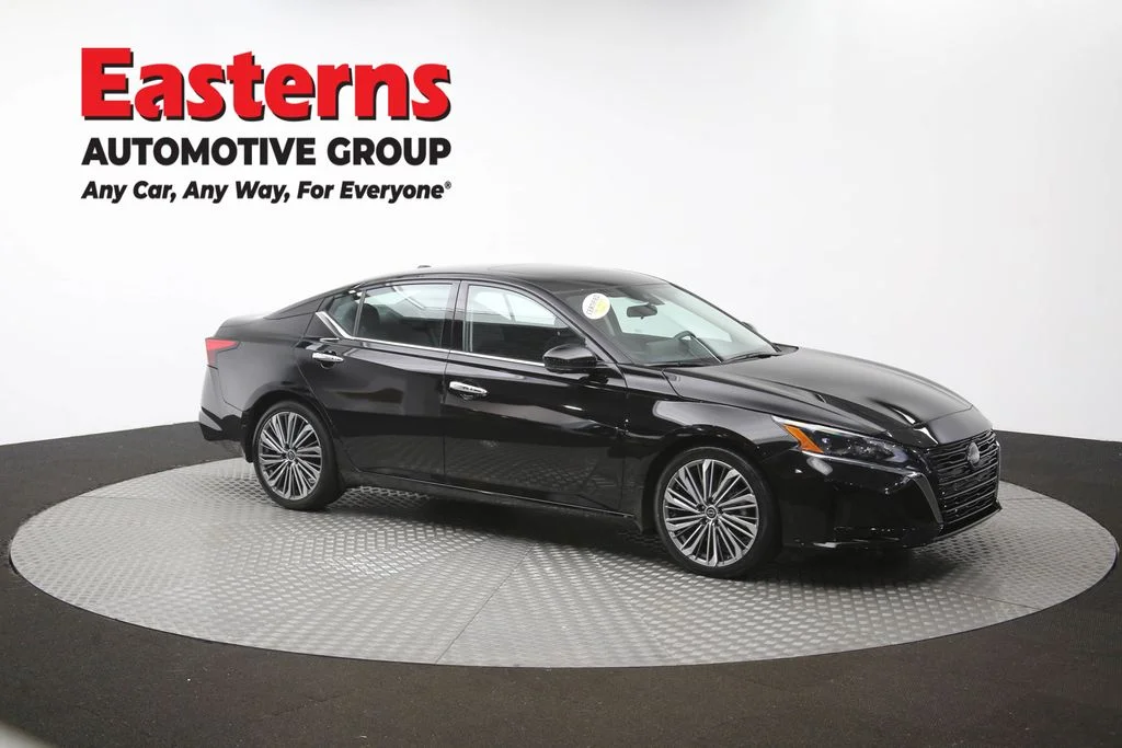 Used 2023 Black Nissan 2.5 SL image 48