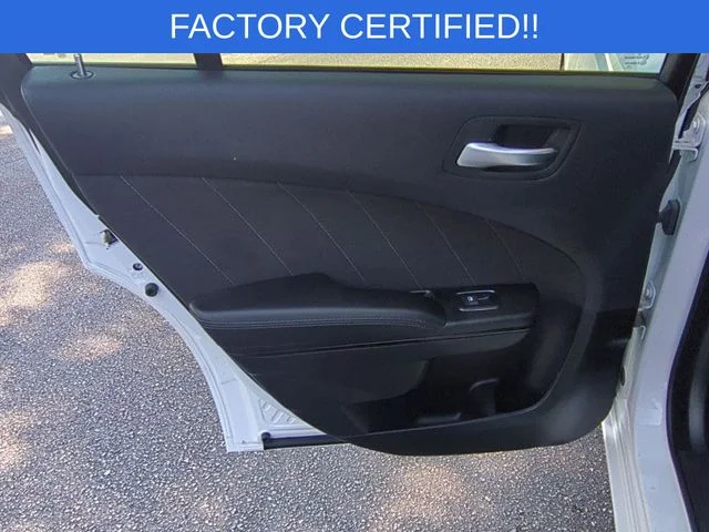 Used 2023 White Dodge SXT image 27