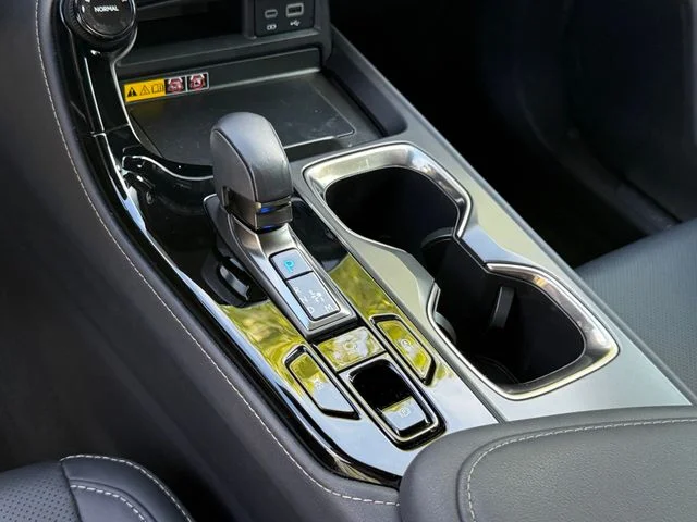 Used 2025  Lexus 250 Premium image 18