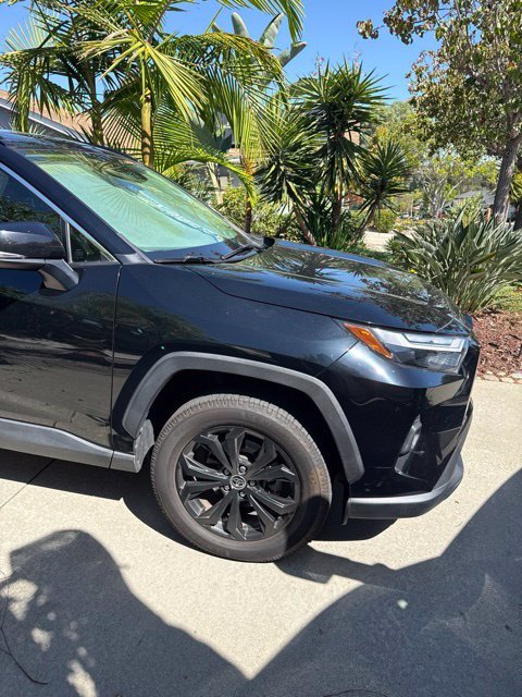 Used 2022 Black Toyota XLE Premium image 3