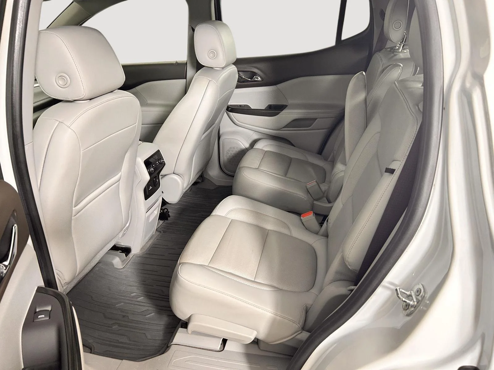 Used 2018 Summit White GMC SLT image 4