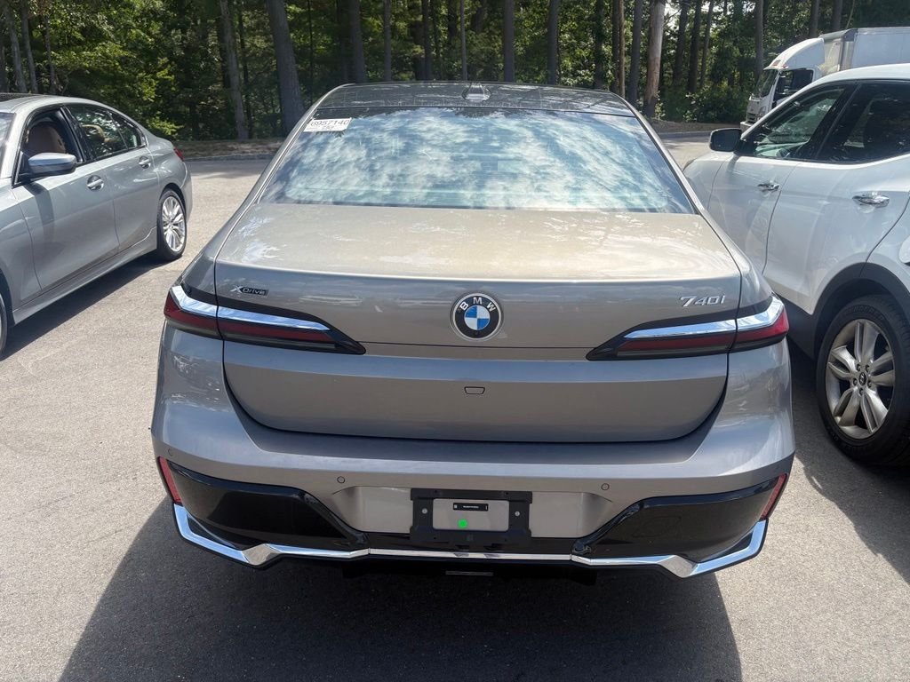 Used 2026 Oxide Grey Met BMW 740i xDrive image 4
