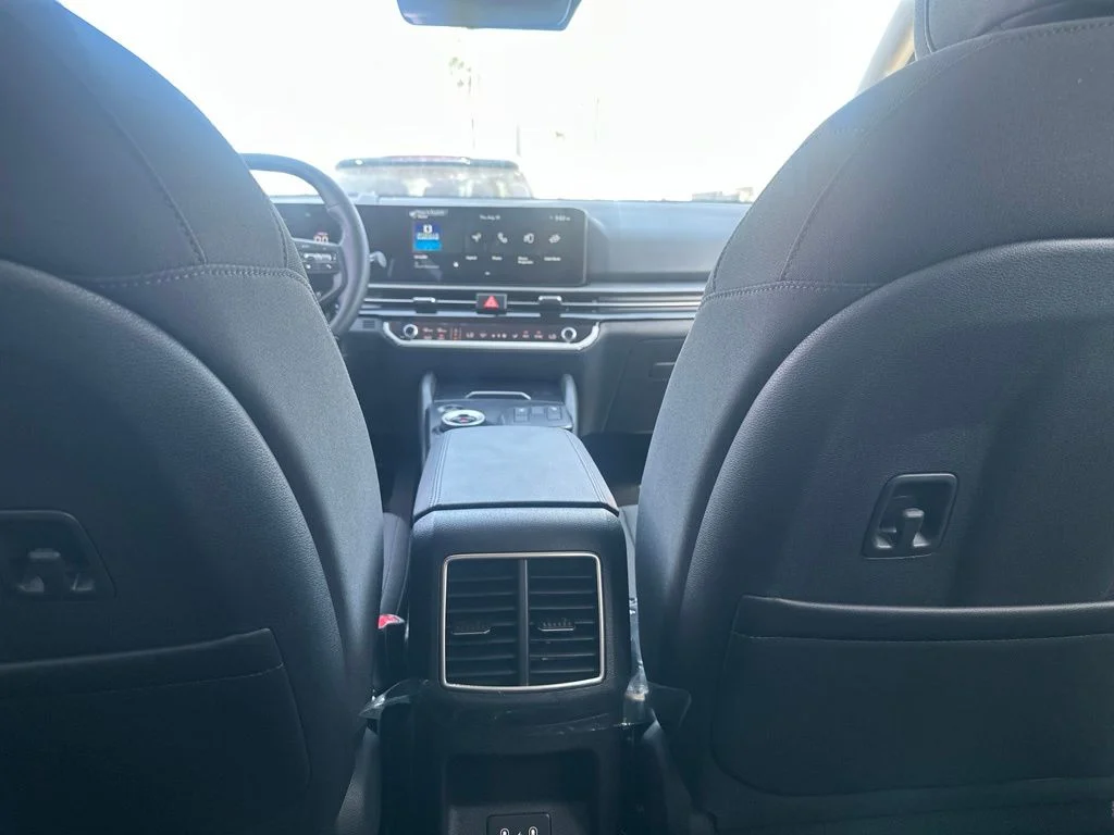 New 2027 White Kia S image 18