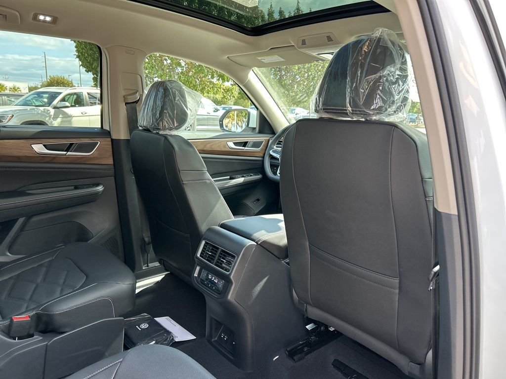 New 2026 White/off-white Volkswagen SE w/Technology image 49
