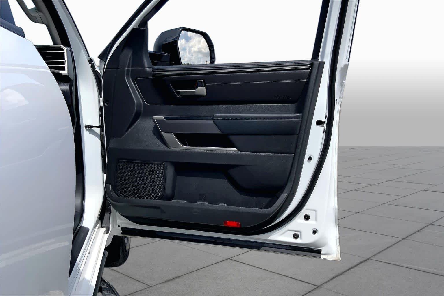 Used 2024 Ice Cap Toyota SR5 image 22