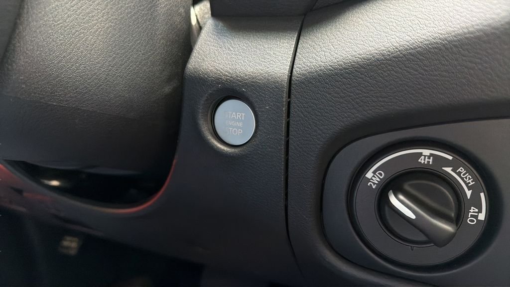 Used 2022 Black Nissan PRO-4X image 25