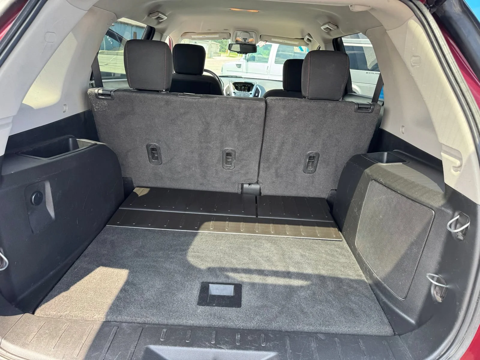 Used 2017 CRIMSON RED TINTCOAT GMC SLE image 20