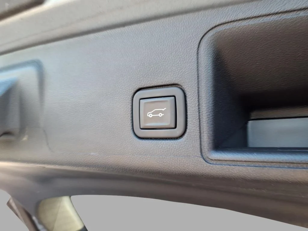 Used 2023 Silver GMC AT4 image 5