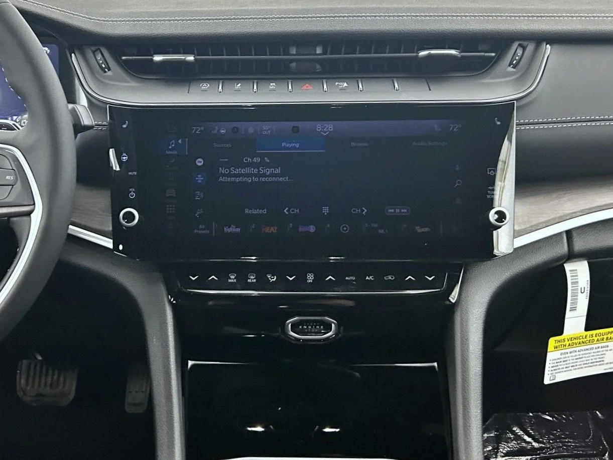 New 2026 White Jeep Altitude image 12